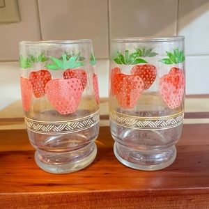 Vintage strawberry juice glasses clear with berries imprinted on‎ glass